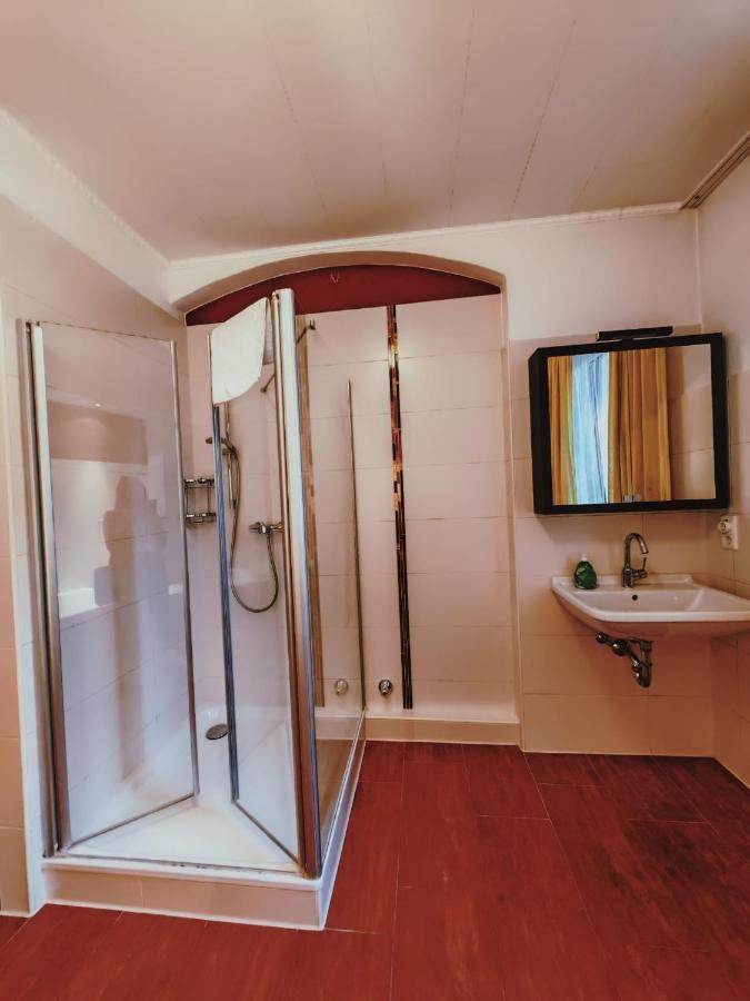 City Hotel Bauer Mit Aufzug With Elevator Nuremberg Bagian luar foto